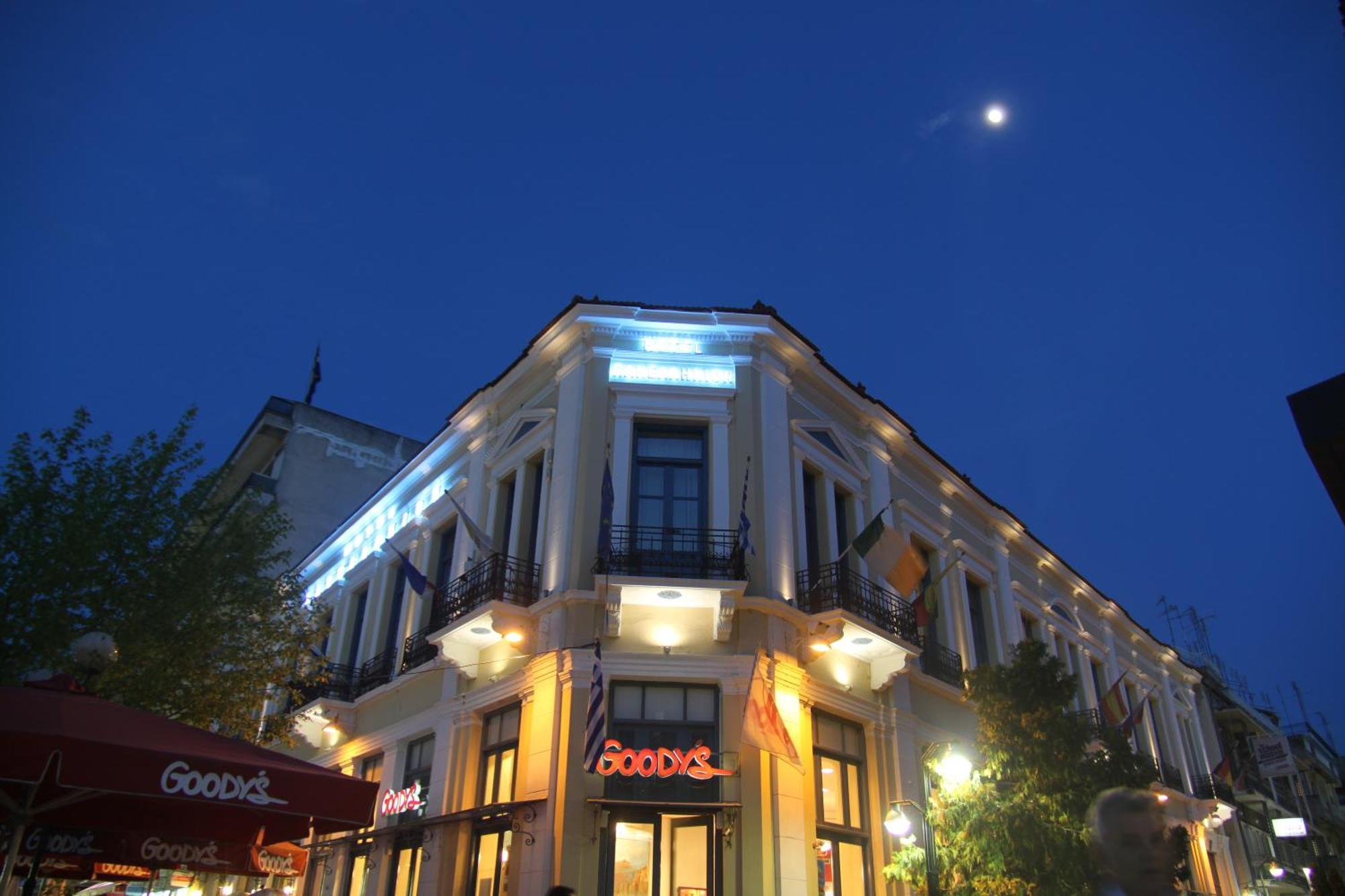 潘尼尔里尼恩酒店 特里卡拉 外观 照片